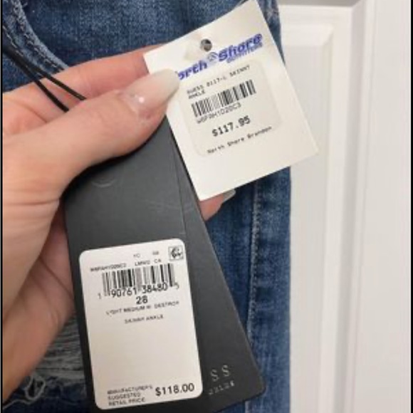 BMWT GUESS distressed skinny jeans - Picture 3 of 3